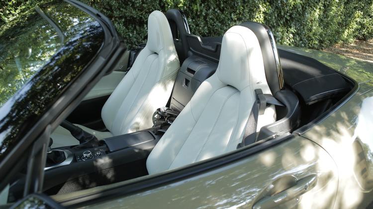 MAZDA MX-5 CONVERTIBLE 2.0 [184] Exclusive-Line 2dr